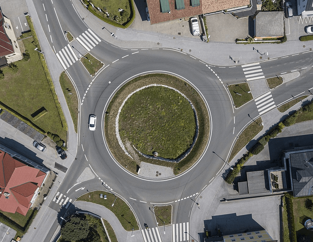 Bild eines Kreisverkehrs